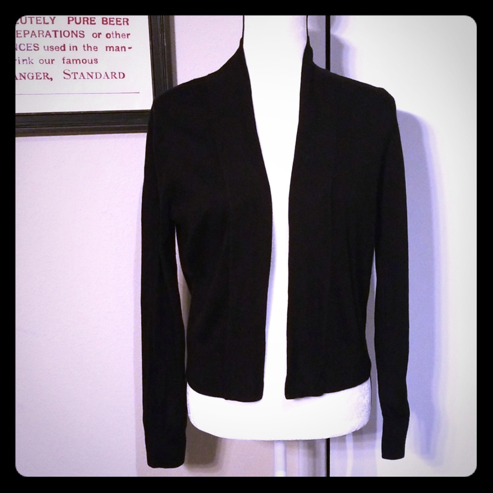 MICHAEL MK Cropped Cardigan 🎉HOST PICK🎉 - Picture 2 of 8